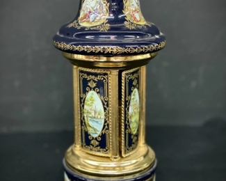 014 432 Vtg Music Box lipstick Holder