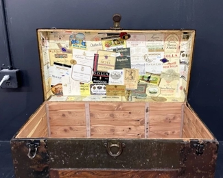 414 Vtg Trunk