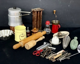 446 Vtg Kitchenalia