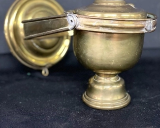483 Atq Brass Wall Hanging Oil Lamp