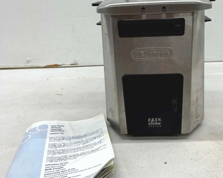 800 DeLonghi Deep Fryer