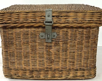 803 Wicker Trunk