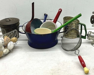 806 Vtg Kitchen Enamelware