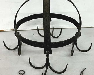 818 Wrought Iron Pot Holder