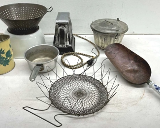 822 Vtg Kitchen Supplies