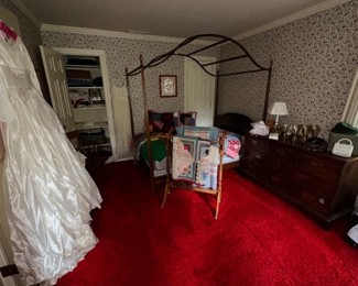 Full Size Canopy Bed 🛏️ 