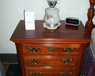 STANLEY FURNITURE 2 DRAWER NIGHTSTAND IN MB