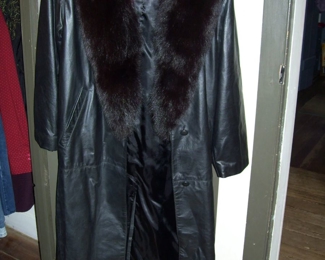 LEATHER & FUR COLLAR COAT EXCLUSIVELY FOR MARVIN RICHARDS