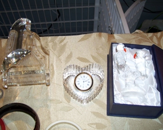 GODINGER CRYSTAL PIANOO - CLOCK - PARROTS