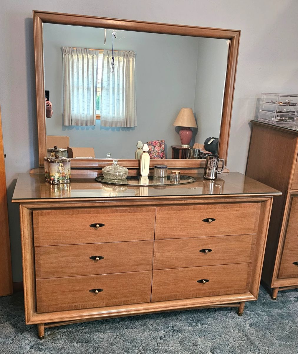 1 of 5 Pictures -  Kroehler Permanized  Furniture 6 drawer dresser plus mirror
