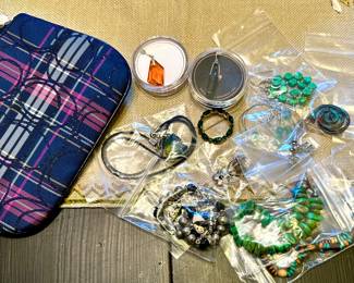 Lots of jewelry 
