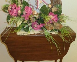 Antique Mahogany Drop Leaf/Gate Leg Console Table