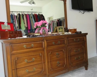 Drexel Matching Dresser w/Mirror, Chest of Drawers, Nightstand & Queen Size Headboard