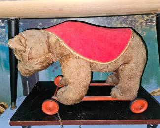 Vtg Brown Bear Children’s Pull Toy On Wheels!
