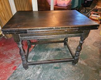 Vintage Wood Table w/Pull Out Leaves!