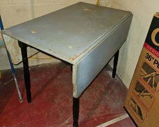 Vintage Drop Leaf Table!