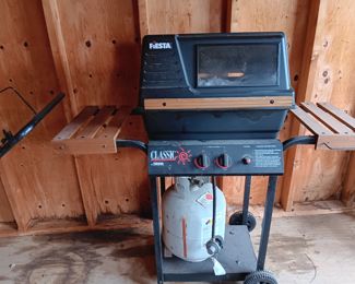 Fiesta propane gas grill.  Classic model.