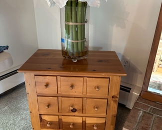 Ethan Allen Apothecary End Table / Nigh Stand