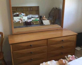 Link Taylor Dresser With Mirror