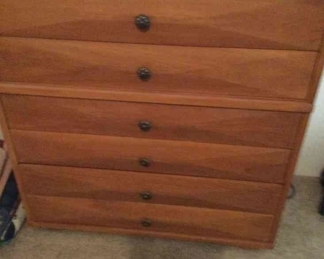 Nice 6 Drawer Wooden Dresser