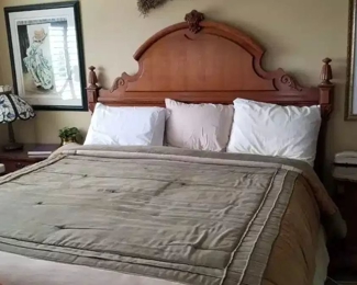 This is truly a gorgeous and well kept King Size Furniture Set. Comes complete with Headboard, Footboard, Side Rails, 2 Nightstands, Dresser with Mirror, Chest of Drawers and Lingerie Chest, made by Lexington (North Carolina). It's gorgeous and only will be sold as a complete set. This is a MUST SEE!