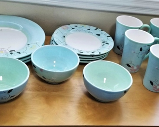 Royal Doulton Tableware (Felicity Pattern) for Collectors...Great Condition