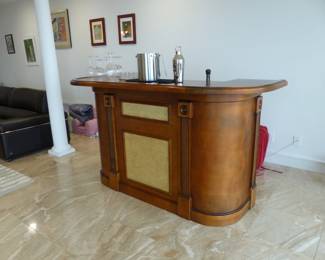 Free standing bar