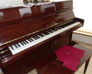 Mint Yamaha upright piano and bench