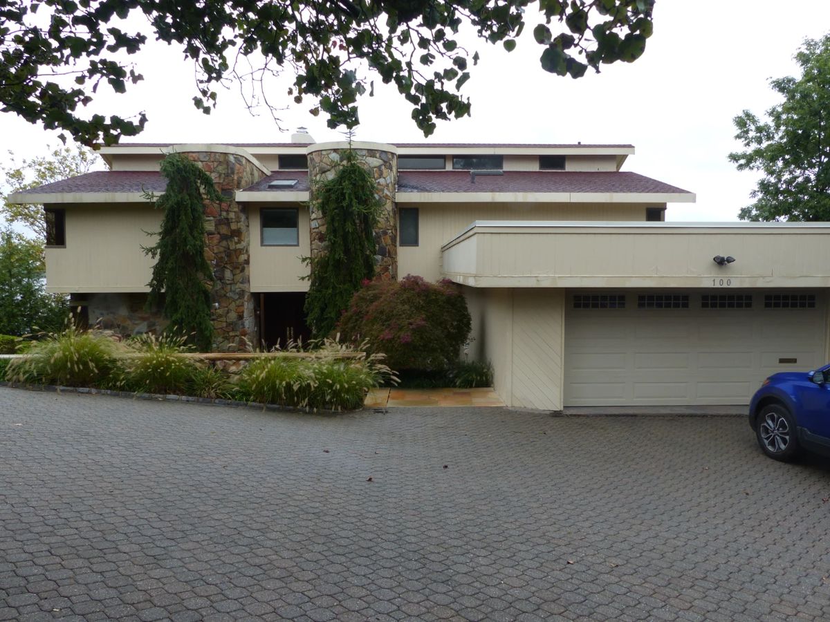 Gorgeous waterfront home