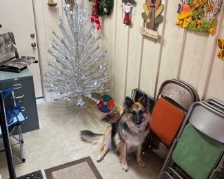 Vintage 6 foot Aluminum Christmas Tree - Vintage Color Wheel