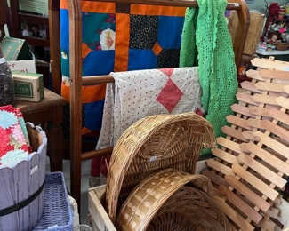 Quilt rack, baskets, country decor!