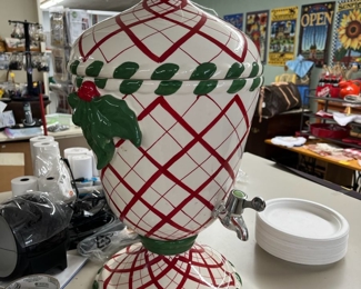 Wonderful Christmas drink urn