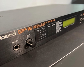 Roland GP-16 Guitar Effects Processor