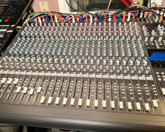 Mackie 24-8 Analog Mixer Console with cords