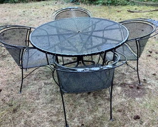 Mid Century Wrought Iron 5 Piece Patio Set