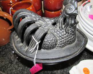 Cast iron nesting hen