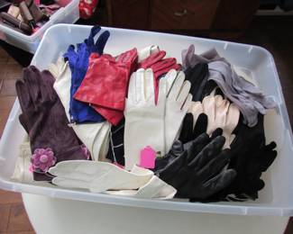 Lots of vintage gloves