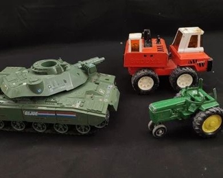 https://www.auctionninja.com/hewitt-estates-and-antiques/product/lot-of-toy-vehicles-200185.html