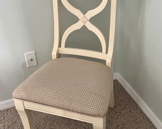 Pair of side chairs in excellent condition $80
