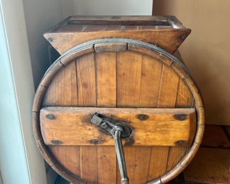 ANTIQUE HAND CRANK WOOD CHURN
