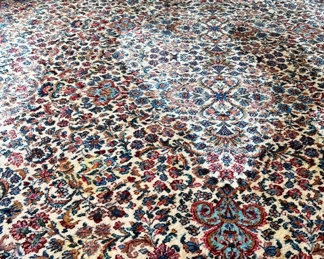 RUGS