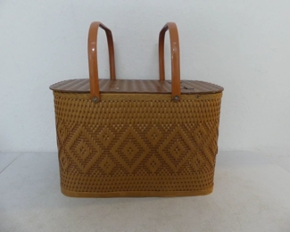 Vintage Woven Wicker Diamond Pattern Picnic Basket with Lid & Metal Handles