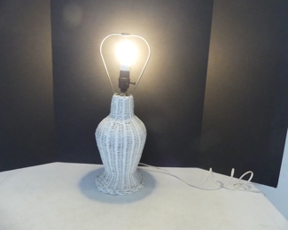 Vintage White Wicker Table Lamp 