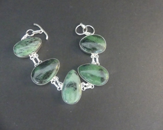 Green/Black Zoisite Toggle Clasp Bracelet in Stamped 925 Setting - 7½"