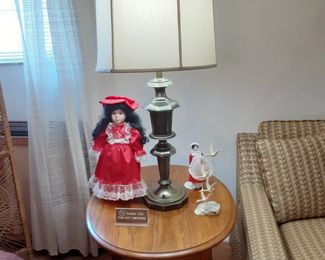 Broyhill End Table (2 Available) Burnished Brass Lamps (2 Available) Dolls