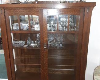 Beautiful Vtg Display Case