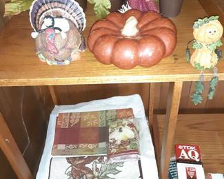 Fall Decorations, Table Runners & Napkins