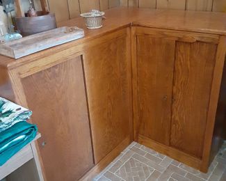 Corner Cabinet (heavy) Oak