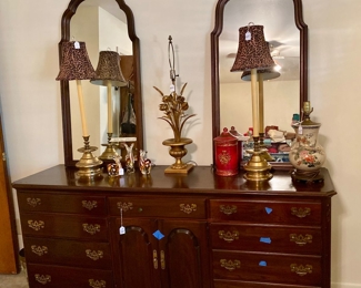 Dresser with 2 framed mirrors, decor