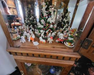 FUN ANIMAL FIGURINES